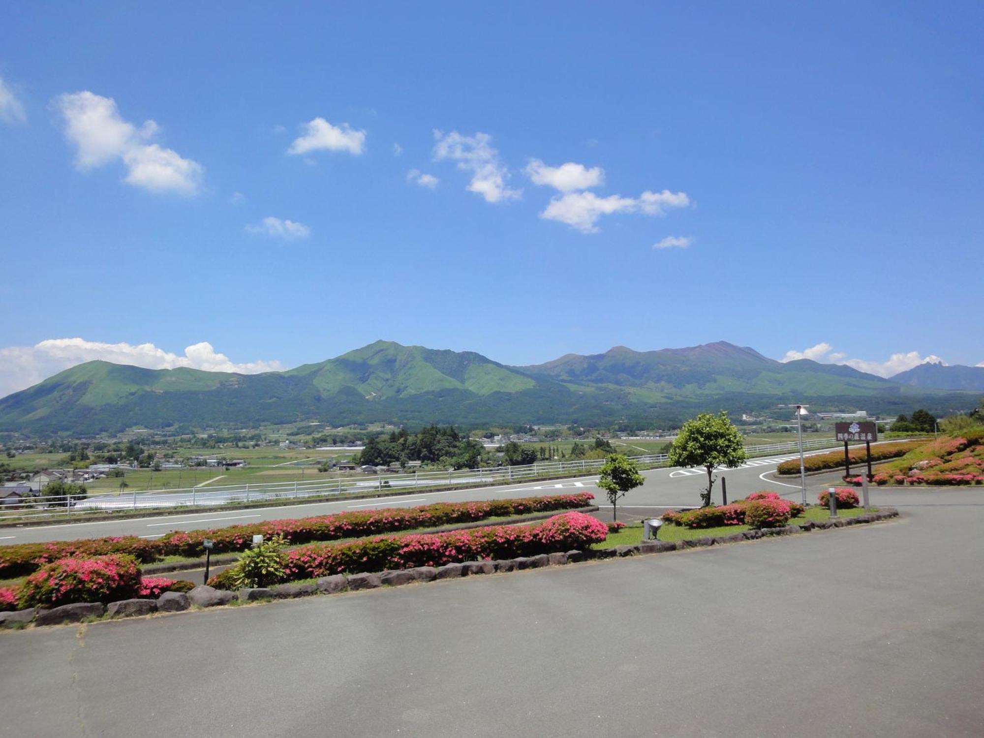 Hotel Shikino Mori Aso Esterno foto